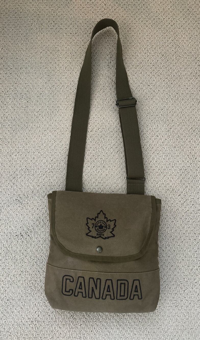 Roots Canada Brown Canvas Crossbody Shoulder Bag Maple Leaf Logo Flap Casual
